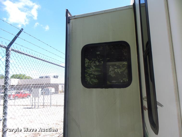 image for item DB5809 2003 Montana camper