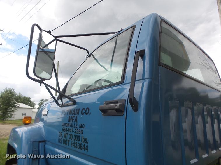 image for item DB5813 1992 Chevrolet Kodiak feed truck