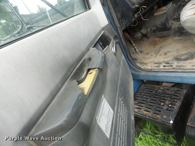 image for item DB5813 1992 Chevrolet Kodiak feed truck