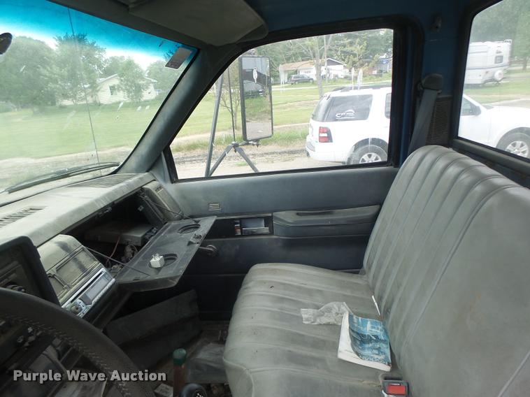 image for item DB5813 1992 Chevrolet Kodiak feed truck