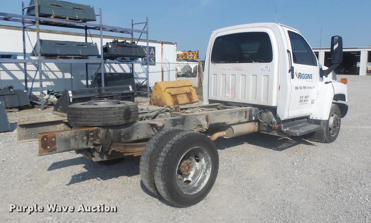 image for item DB5827 2005 Chevrolet C5500 truck cab and chassis