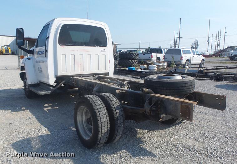 image for item DB5827 2005 Chevrolet C5500 truck cab and chassis