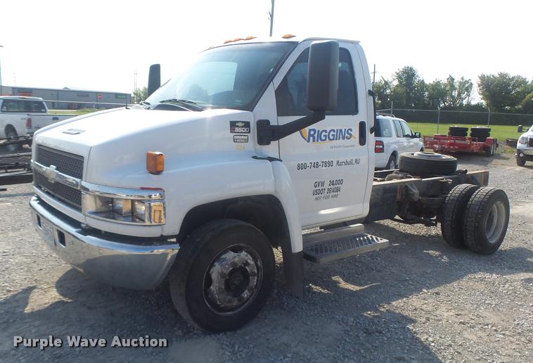 image for item DB5827 2005 Chevrolet C5500 truck cab and chassis