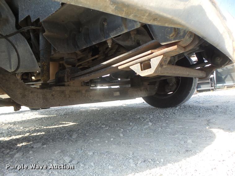 image for item DB5827 2005 Chevrolet C5500 truck cab and chassis