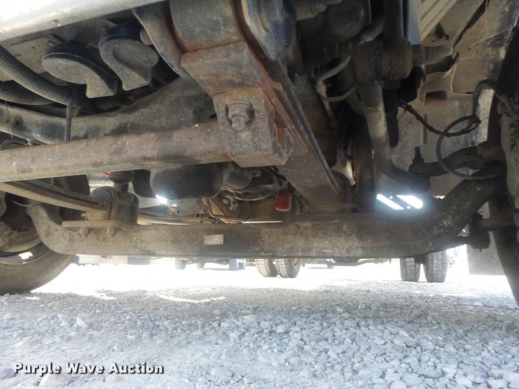 image for item DB5827 2005 Chevrolet C5500 truck cab and chassis