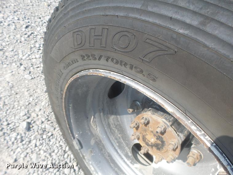 image for item DB5827 2005 Chevrolet C5500 truck cab and chassis