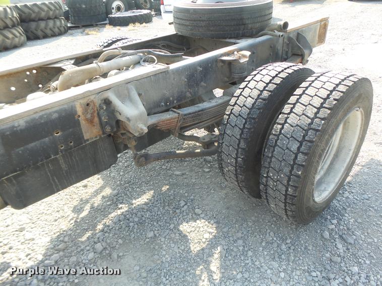 image for item DB5827 2005 Chevrolet C5500 truck cab and chassis