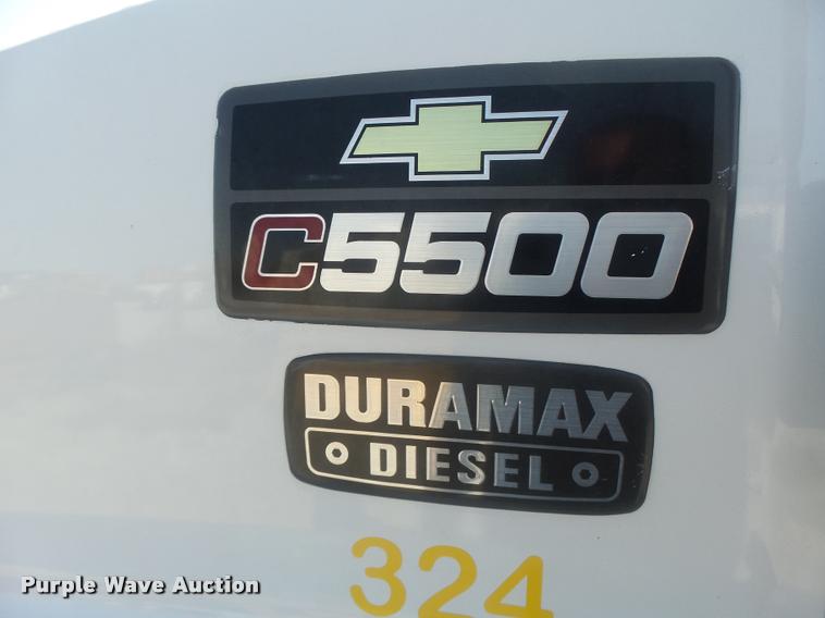 image for item DB5827 2005 Chevrolet C5500 truck cab and chassis