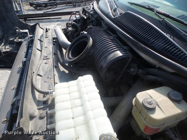 image for item DB5827 2005 Chevrolet C5500 truck cab and chassis