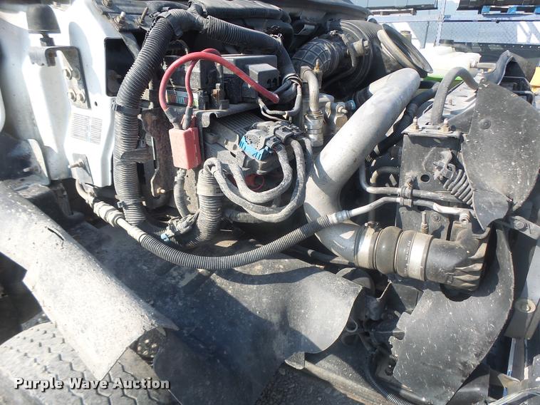 image for item DB5827 2005 Chevrolet C5500 truck cab and chassis