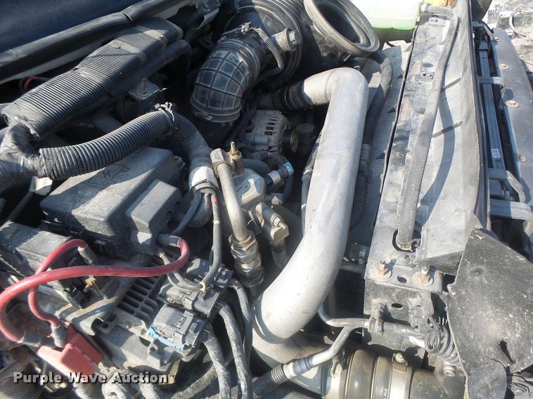 image for item DB5827 2005 Chevrolet C5500 truck cab and chassis