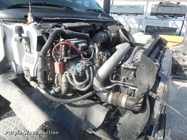 image for item DB5827 2005 Chevrolet C5500 truck cab and chassis