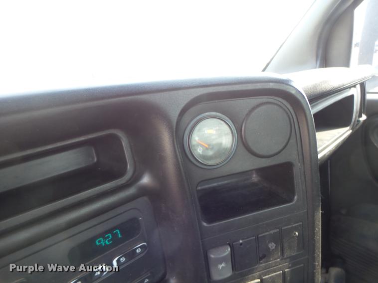 image for item DB5827 2005 Chevrolet C5500 truck cab and chassis