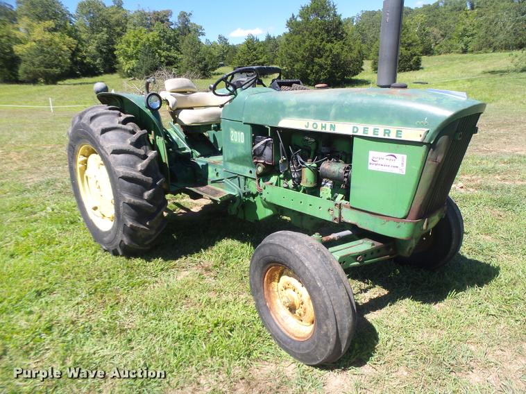 image for item DB5841 John Deere 2010 tractor