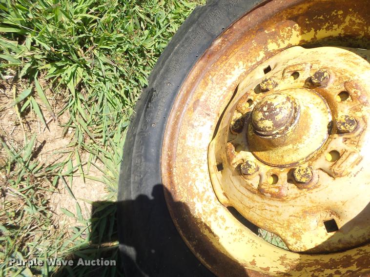 image for item DB5841 John Deere 2010 tractor