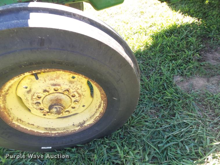 image for item DB5841 John Deere 2010 tractor