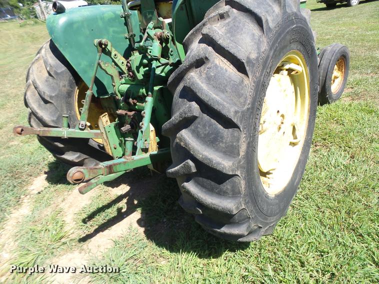 image for item DB5841 John Deere 2010 tractor