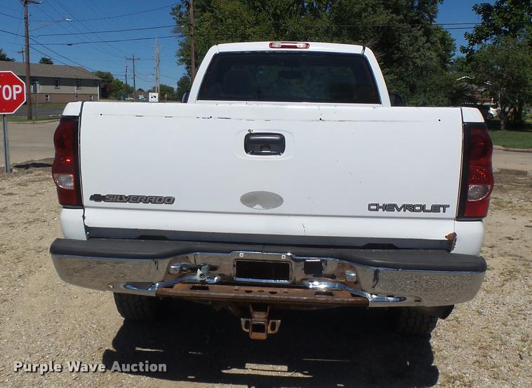 image for item DB5845 2005 Chevrolet Silverado 2500HD LS pickup truck