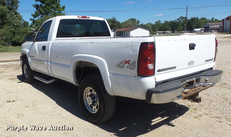 image for item DB5845 2005 Chevrolet Silverado 2500HD LS pickup truck