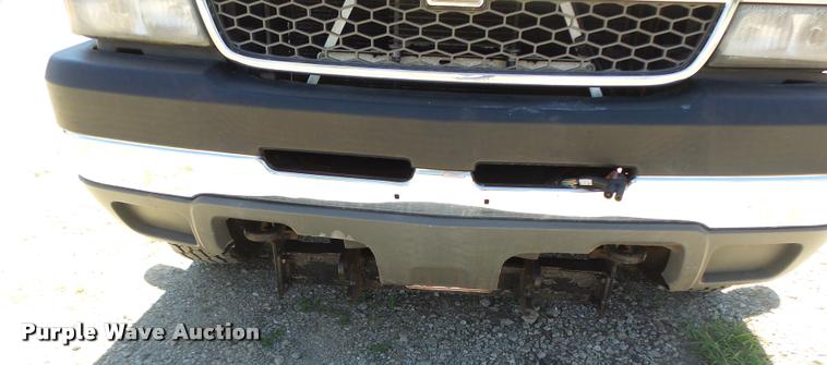 image for item DB5845 2005 Chevrolet Silverado 2500HD LS pickup truck