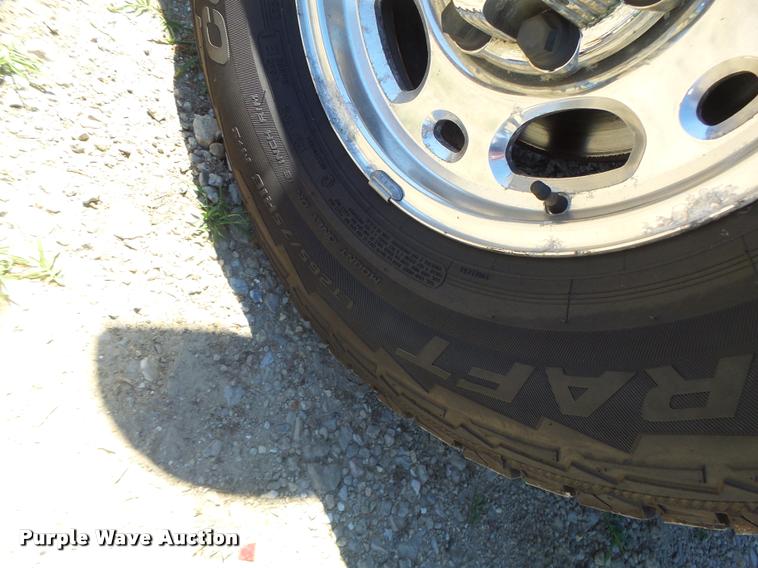 image for item DB5845 2005 Chevrolet Silverado 2500HD LS pickup truck