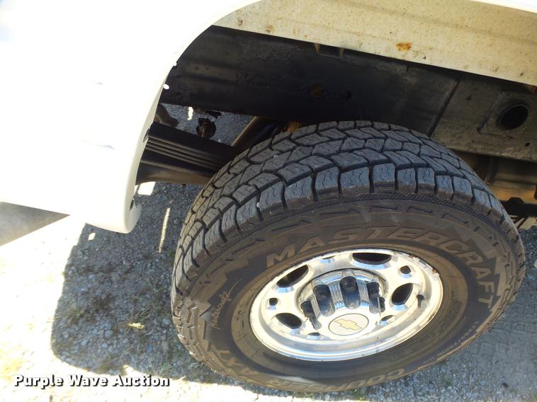 image for item DB5845 2005 Chevrolet Silverado 2500HD LS pickup truck