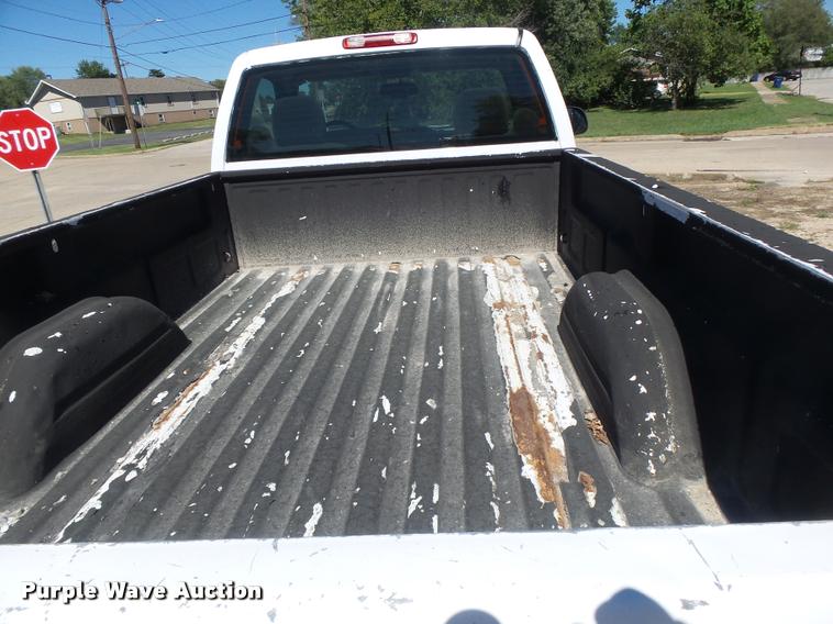 image for item DB5845 2005 Chevrolet Silverado 2500HD LS pickup truck