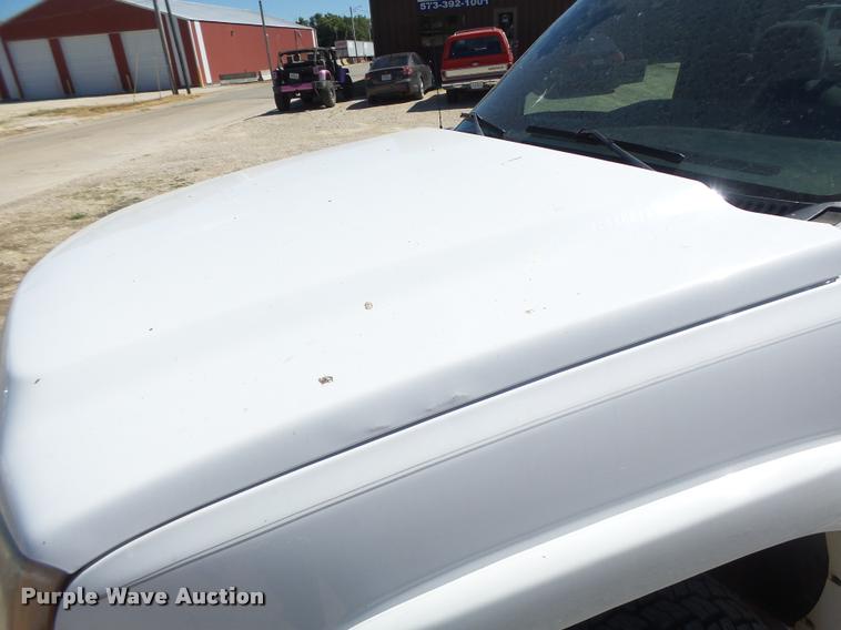 image for item DB5845 2005 Chevrolet Silverado 2500HD LS pickup truck