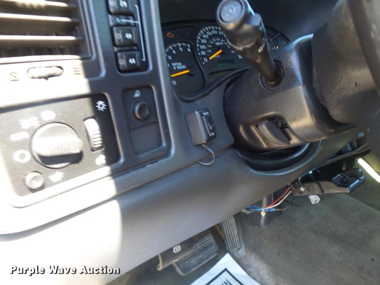 image for item DB5845 2005 Chevrolet Silverado 2500HD LS pickup truck