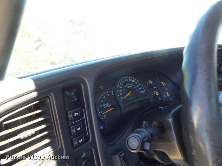 image for item DB5845 2005 Chevrolet Silverado 2500HD LS pickup truck