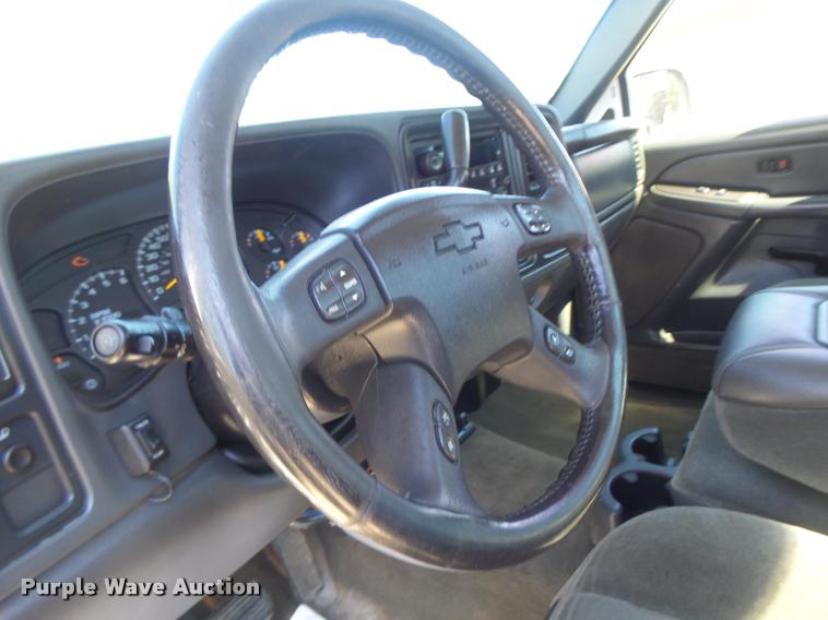 image for item DB5845 2005 Chevrolet Silverado 2500HD LS pickup truck