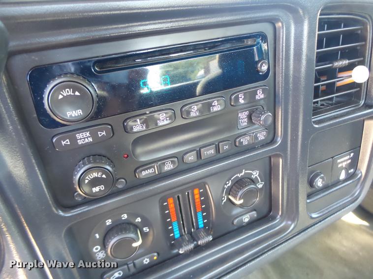 image for item DB5845 2005 Chevrolet Silverado 2500HD LS pickup truck