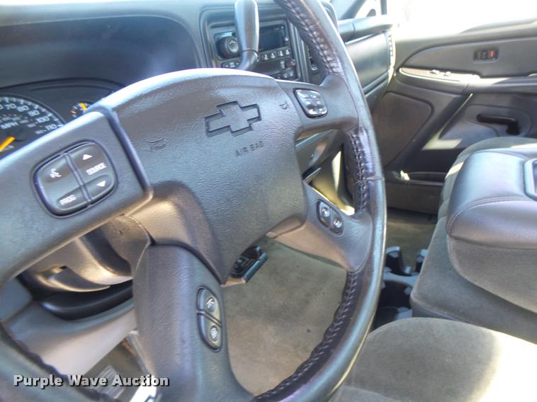 image for item DB5845 2005 Chevrolet Silverado 2500HD LS pickup truck