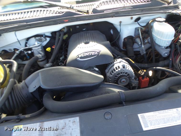 image for item DB5845 2005 Chevrolet Silverado 2500HD LS pickup truck