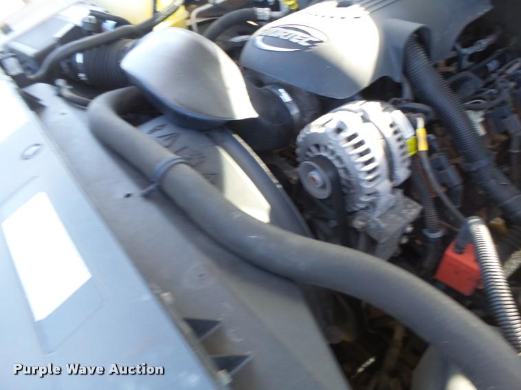 image for item DB5845 2005 Chevrolet Silverado 2500HD LS pickup truck