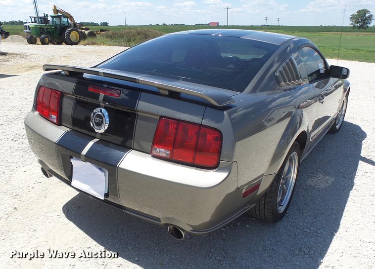 image for item DB5849 2005 Ford Mustang GT