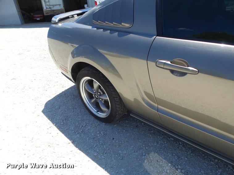 image for item DB5849 2005 Ford Mustang GT