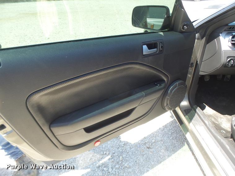 image for item DB5849 2005 Ford Mustang GT