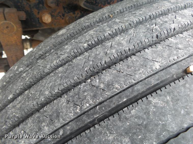 image for item DB7448 1989 Mack R686ST semi truck