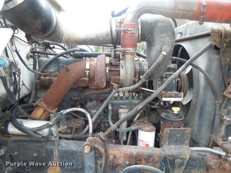 image for item DB7448 1989 Mack R686ST semi truck