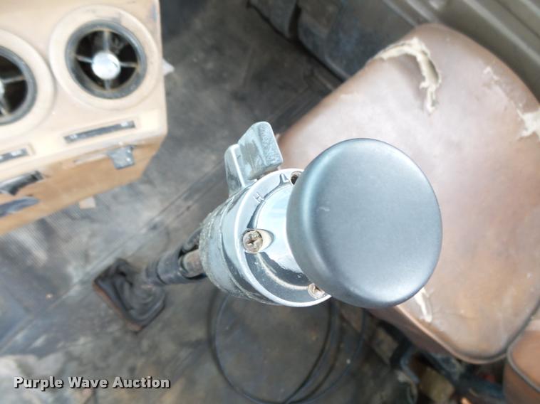 image for item DB7448 1989 Mack R686ST semi truck