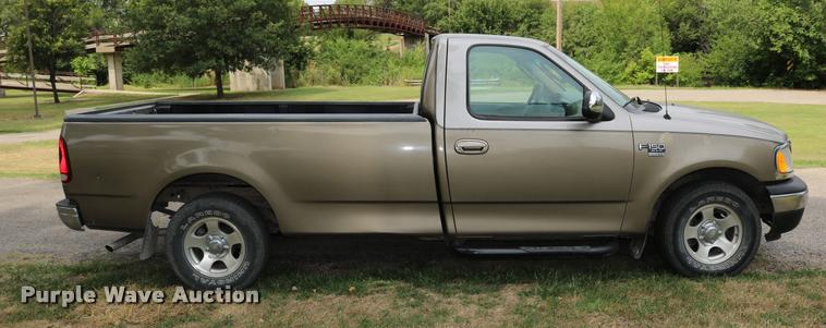 image for item DB9266 2002 Ford F150 XLT pickup truck