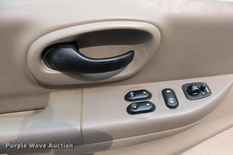 image for item DB9266 2002 Ford F150 XLT pickup truck