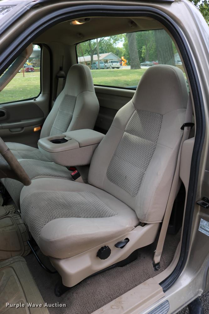 image for item DB9266 2002 Ford F150 XLT pickup truck