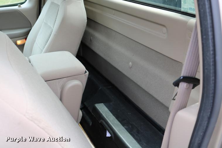 image for item DB9266 2002 Ford F150 XLT pickup truck