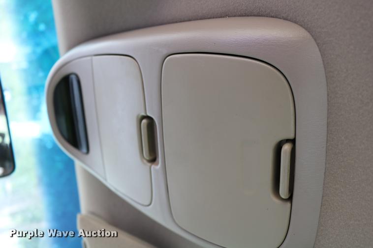 image for item DB9266 2002 Ford F150 XLT pickup truck