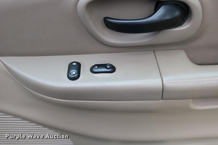 image for item DB9266 2002 Ford F150 XLT pickup truck