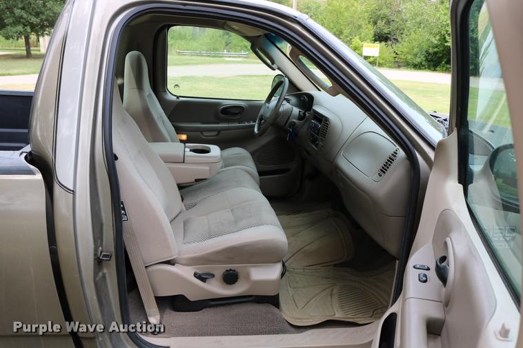 image for item DB9266 2002 Ford F150 XLT pickup truck