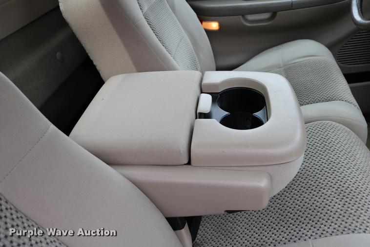 image for item DB9266 2002 Ford F150 XLT pickup truck