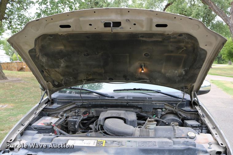 image for item DB9266 2002 Ford F150 XLT pickup truck